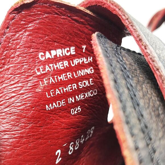 Freebird by Steven Womens 7 Caprice Distressed Block Heel Sandals Leather Black - Picture 8 of 8